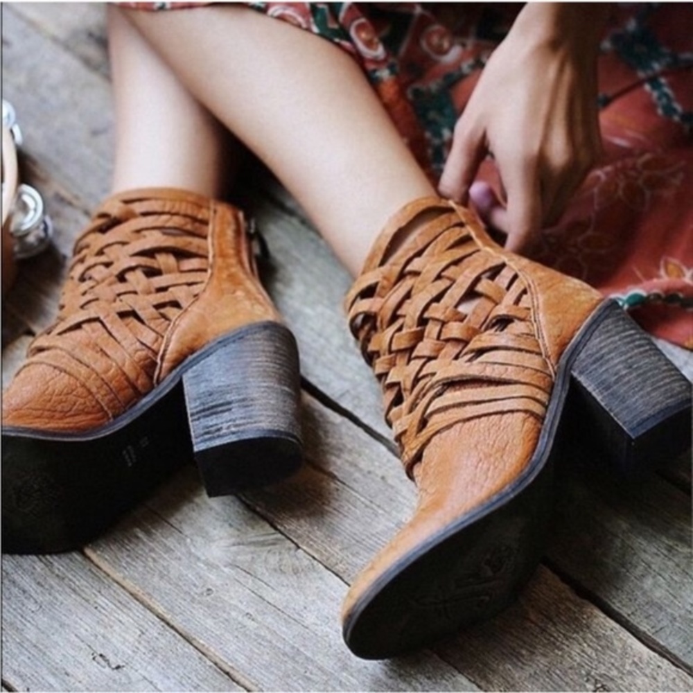Free People Carrera Bootie in Taupe 7